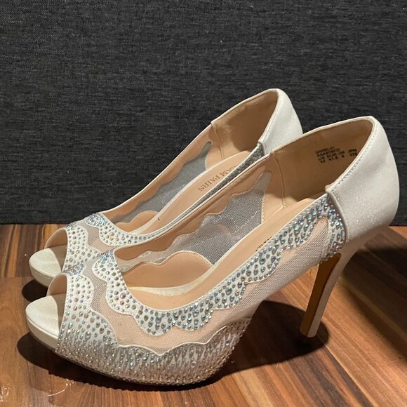 White stiletto heel shoes - Picture 1 of 2